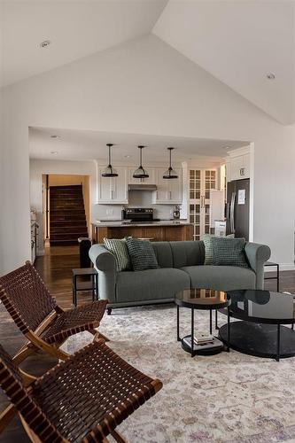 249 Penny Lane, Grande Pointe, MB - Indoor Photo Showing Living Room