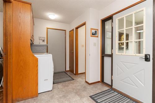 33080 Pth 12 Highway, Steinbach, MB - Indoor Photo Showing Laundry Room