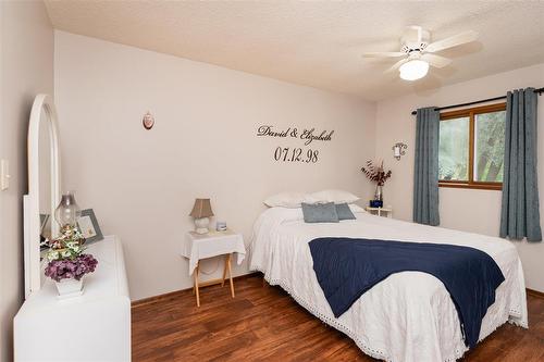 33080 Pth 12 Highway, Steinbach, MB - Indoor Photo Showing Bedroom