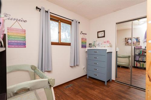 33080 Pth 12 Highway, Steinbach, MB - Indoor Photo Showing Bedroom