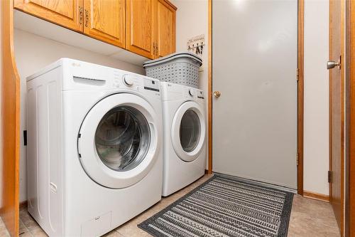 33080 Pth 12 Highway, Steinbach, MB - Indoor Photo Showing Laundry Room