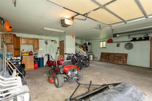 33080 Pth 12 Highway, Steinbach, MB - Indoor Photo Showing Garage