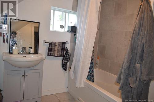 12 Henry Street, Moncton, NB - Indoor Photo Showing Bathroom