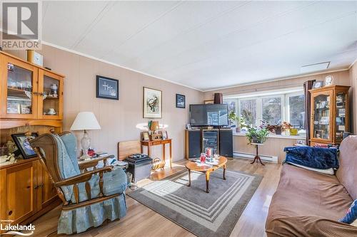 5263 Elliott Sideroad Unit# 2, Tay Twp, ON - Indoor Photo Showing Living Room