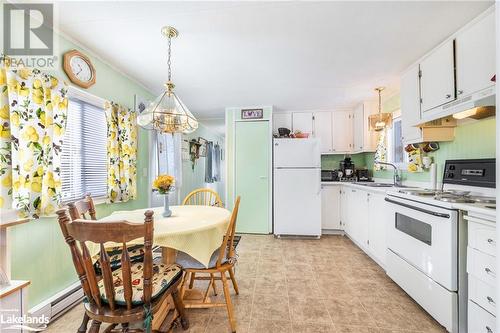 5263 Elliott Sideroad Unit# 2, Tay Twp, ON - Indoor Photo Showing Kitchen