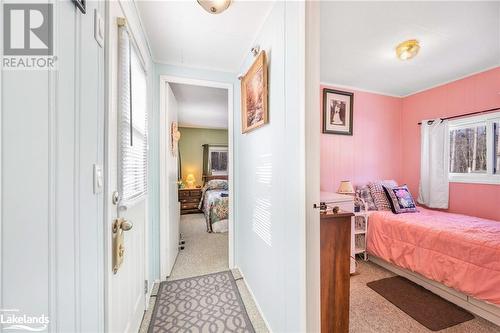 5263 Elliott Sideroad Unit# 2, Tay Twp, ON - Indoor Photo Showing Bedroom