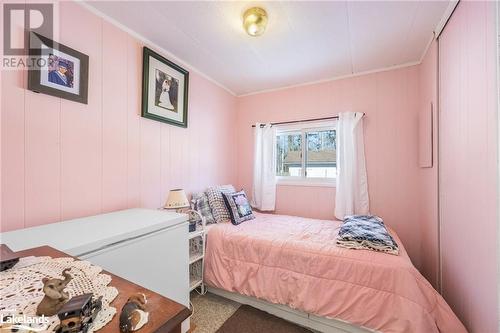 5263 Elliott Sideroad Unit# 2, Tay Twp, ON - Indoor Photo Showing Bedroom