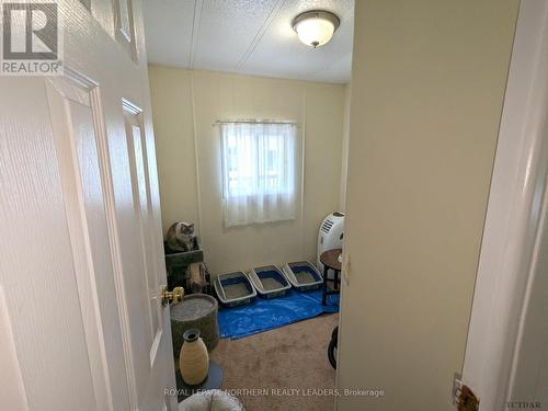 10 Michael Avenue, Timmins (Trailer Parks), ON - Indoor