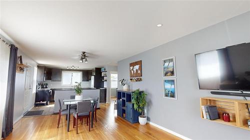 39 Ottawa Street, Carberry, MB - Indoor Photo Showing Dining Room