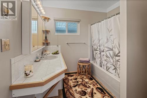 209 27Th  N Avenue, Erickson, BC - Indoor Photo Showing Bathroom