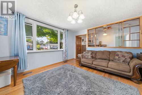 47 Orchard Drive, Belleville, ON - Indoor Photo Showing Living Room