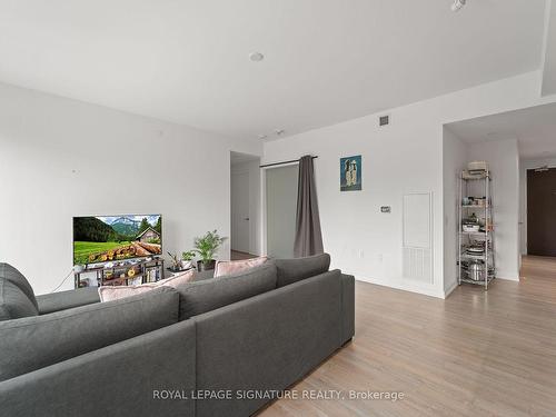 304-50 Power St, Toronto, ON - Indoor Photo Showing Living Room