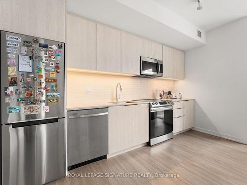 304-50 Power St, Toronto, ON - Indoor Photo Showing Kitchen With Upgraded Kitchen