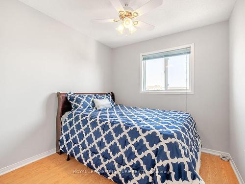 162 Parktree Dr, Vaughan, ON - Indoor Photo Showing Bedroom