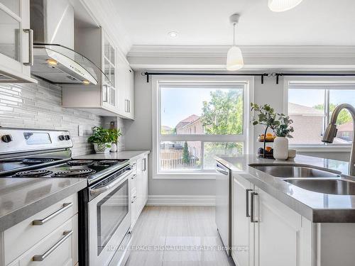 162 Parktree Dr, Vaughan, ON - Indoor Photo Showing Kitchen With Double Sink