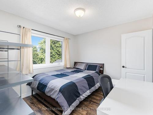 7394 Cloverleaf Crt, Mississauga, ON - Indoor Photo Showing Bedroom