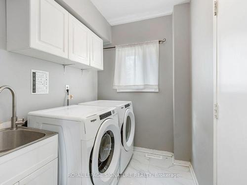 7394 Cloverleaf Crt, Mississauga, ON - Indoor Photo Showing Laundry Room