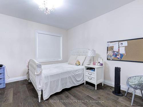 590 Hancock Way, Mississauga, ON - Indoor Photo Showing Bedroom