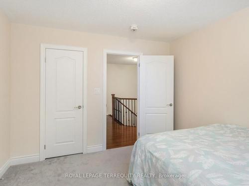 35 Prairie Creek Cres, Brampton, ON - Indoor Photo Showing Bedroom