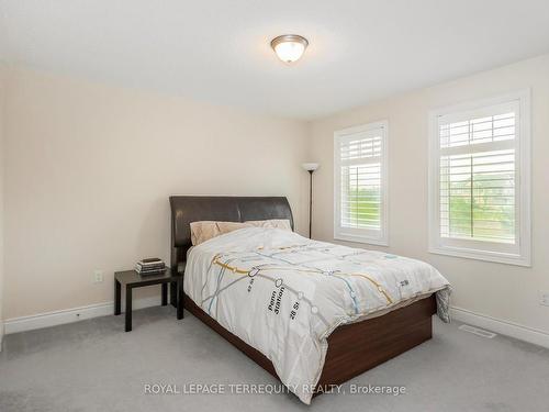 35 Prairie Creek Cres, Brampton, ON - Indoor Photo Showing Bedroom