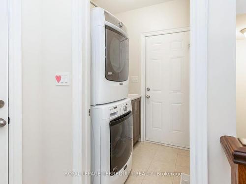 35 Prairie Creek Cres, Brampton, ON - Indoor Photo Showing Laundry Room