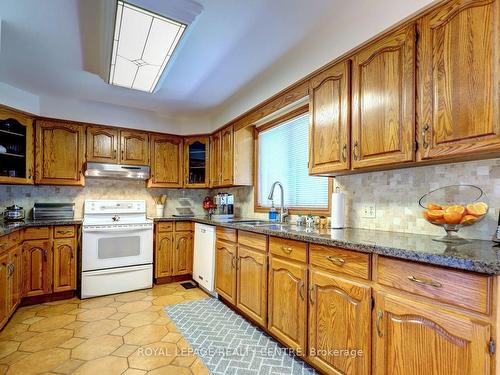 71 Fairview Rd W, Mississauga, ON - Indoor Photo Showing Kitchen With Double Sink