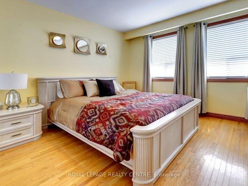 71 Fairview Rd W, Mississauga, ON - Indoor Photo Showing Bedroom