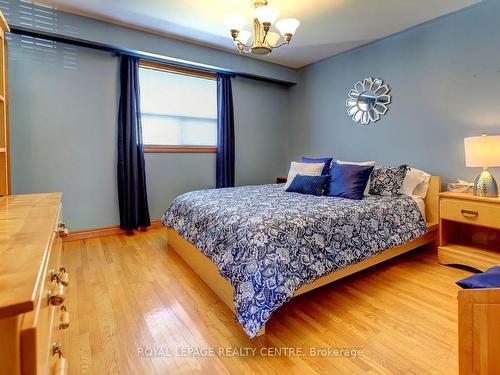 71 Fairview Rd W, Mississauga, ON - Indoor Photo Showing Bedroom