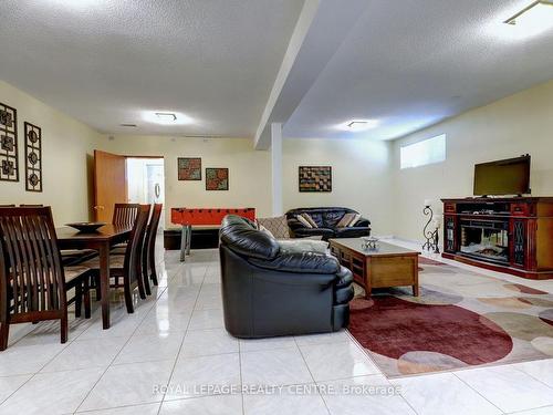 71 Fairview Rd W, Mississauga, ON - Indoor Photo Showing Other Room