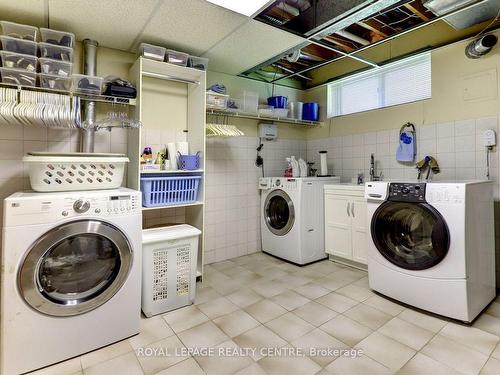 71 Fairview Rd W, Mississauga, ON - Indoor Photo Showing Laundry Room