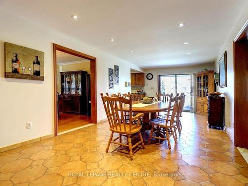 71 Fairview Rd W, Mississauga, ON - Indoor Photo Showing Dining Room