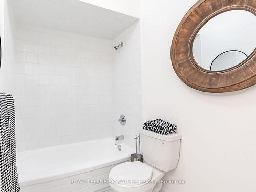 23 Woodman Dr N, Hamilton, ON - Indoor Photo Showing Bathroom