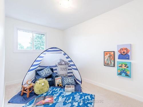 23 Woodman Dr N, Hamilton, ON - Indoor Photo Showing Bedroom