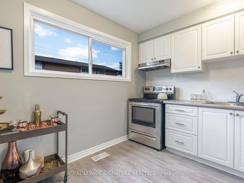 27 Woodman Dr N, Hamilton, ON - Indoor Photo Showing Kitchen