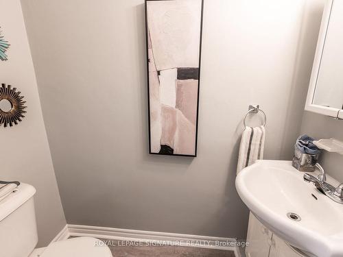 27 Woodman Dr N, Hamilton, ON - Indoor Photo Showing Bathroom