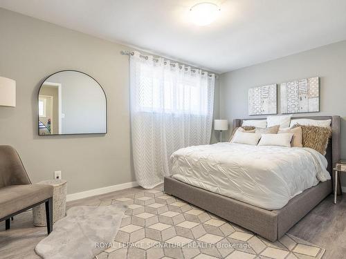 27 Woodman Dr N, Hamilton, ON - Indoor Photo Showing Bedroom