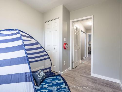 27 Woodman Dr N, Hamilton, ON - Indoor Photo Showing Bedroom