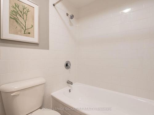 27 Woodman Dr N, Hamilton, ON - Indoor Photo Showing Bathroom