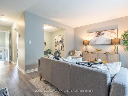 27 Woodman Dr N, Hamilton, ON - Indoor Photo Showing Living Room