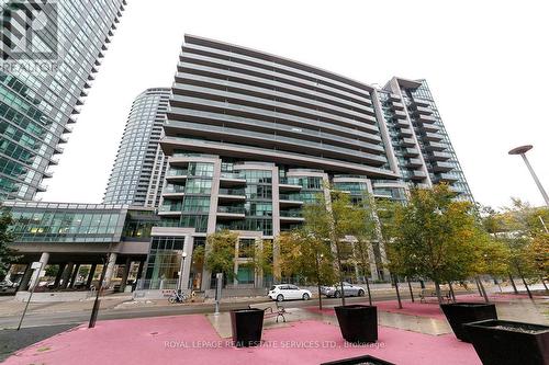 660 - 209 Fort York Boulevard, Toronto, ON - Outdoor With Balcony