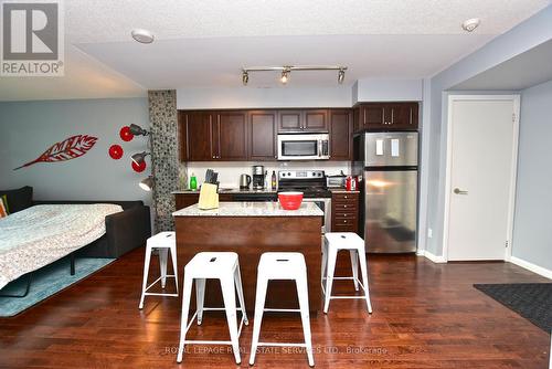 660 - 209 Fort York Boulevard, Toronto, ON - Indoor Photo Showing Kitchen