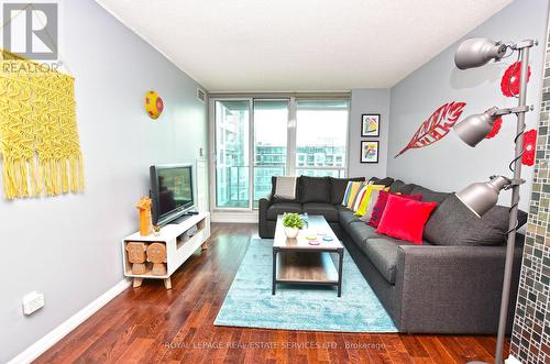 660 - 209 Fort York Boulevard, Toronto, ON - Indoor Photo Showing Living Room