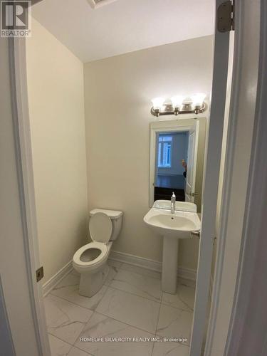 2201 Lozenby Street, Innisfil (Alcona), ON - Indoor Photo Showing Bathroom