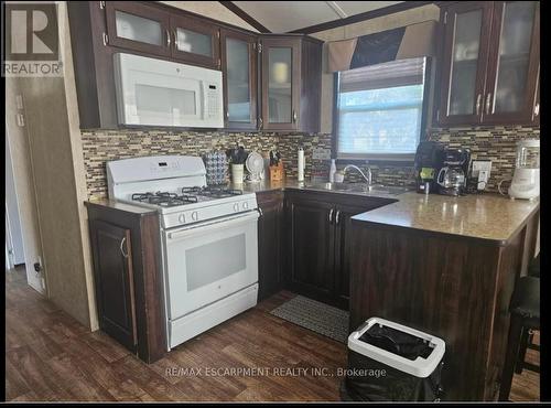 45 Quarry View Village, Port Colborne, ON - Indoor Photo Showing Kitchen