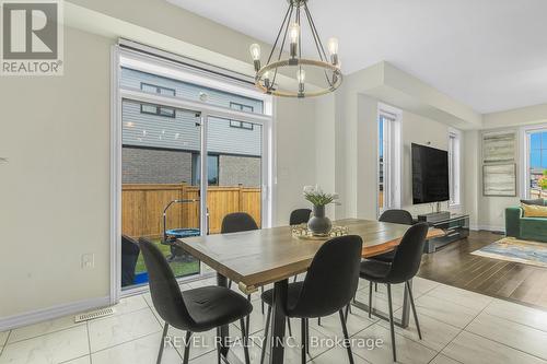 45 Rainbow Drive, Haldimand, ON - Indoor Photo Showing Dining Room