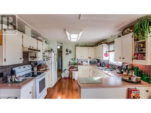 340 Lakeshore Drive, Chase, BC - Indoor Photo Showing Kitchen