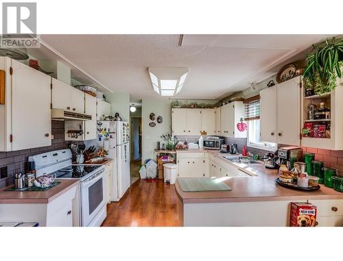 340 Lakeshore Drive, Chase, BC - Indoor Photo Showing Kitchen