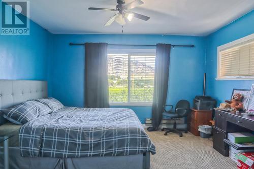 432 Road 13, Oliver, BC - Indoor Photo Showing Bedroom