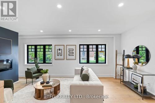 997 Mount Pleasant Road, Toronto (Mount Pleasant East), ON - Indoor Photo Showing Living Room