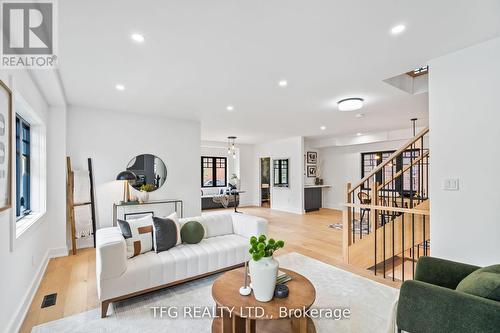 997 Mount Pleasant Road, Toronto (Mount Pleasant East), ON - Indoor Photo Showing Living Room